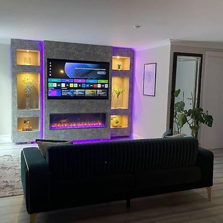 The Exclusive Jacuzzi Apartment Birmingham Kültér fotó