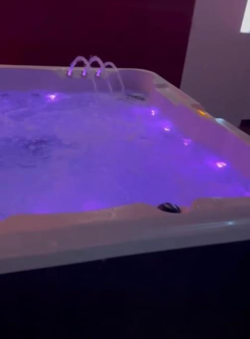 The Exclusive Jacuzzi Apartment Birmingham Kültér fotó
