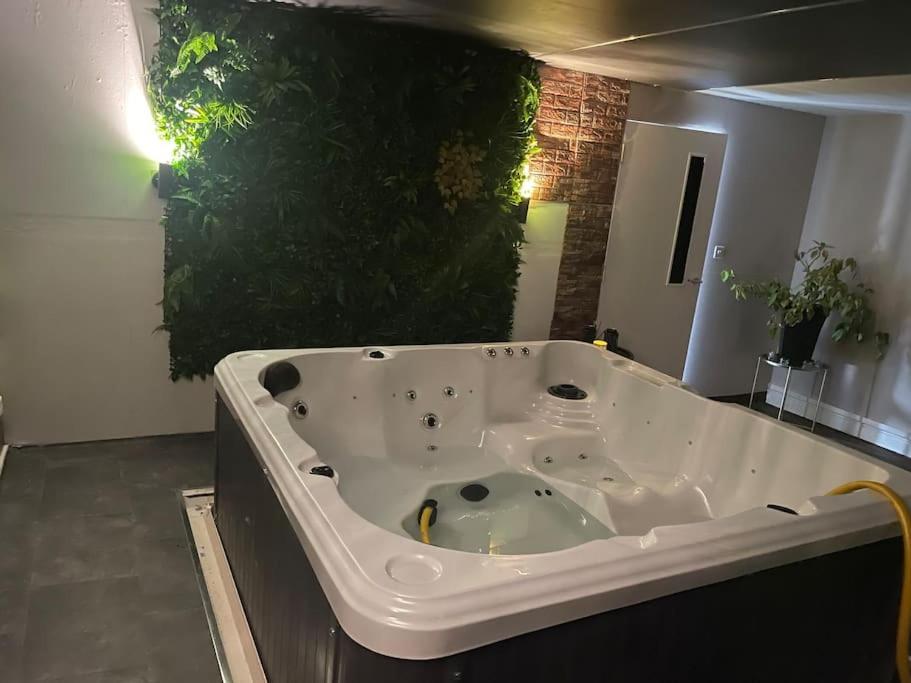 The Exclusive Jacuzzi Apartment Birmingham Kültér fotó